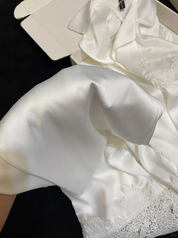 Pijama dài lụa phối ren hoa trắng