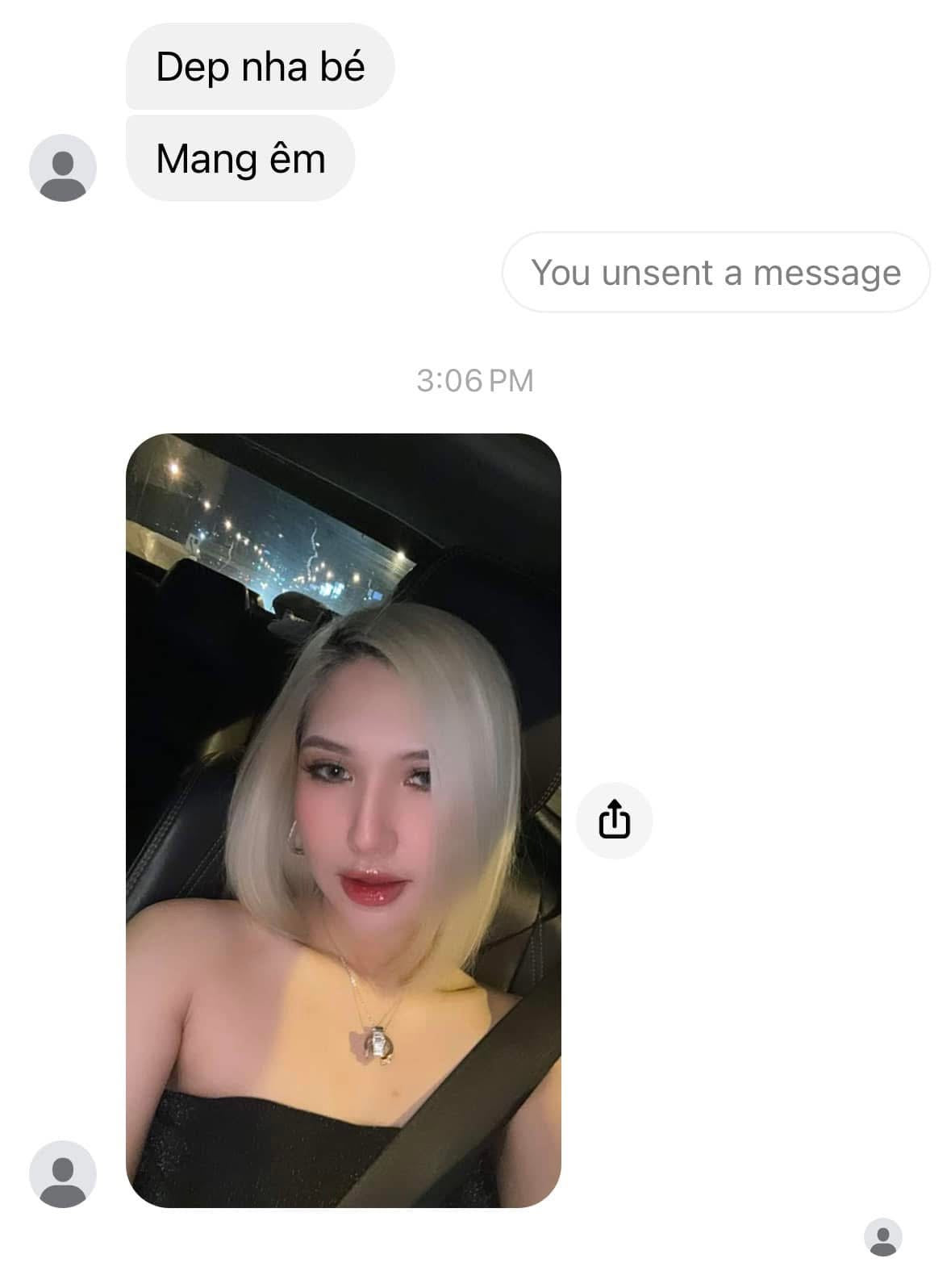 Khách feedback lens