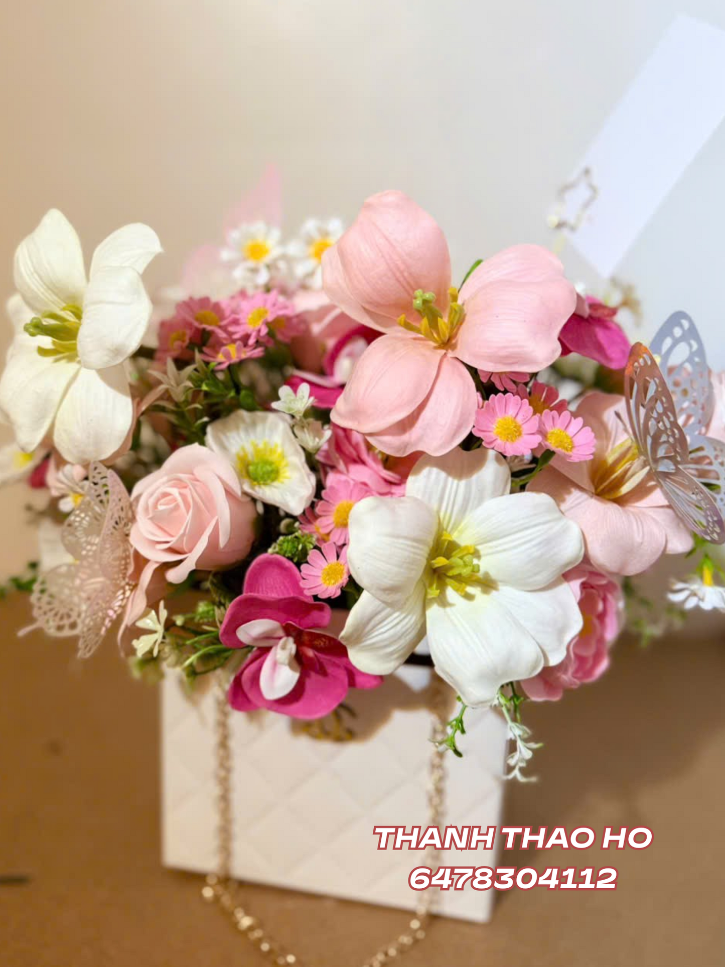 Giỏ hoa dáng túi xách trendy
