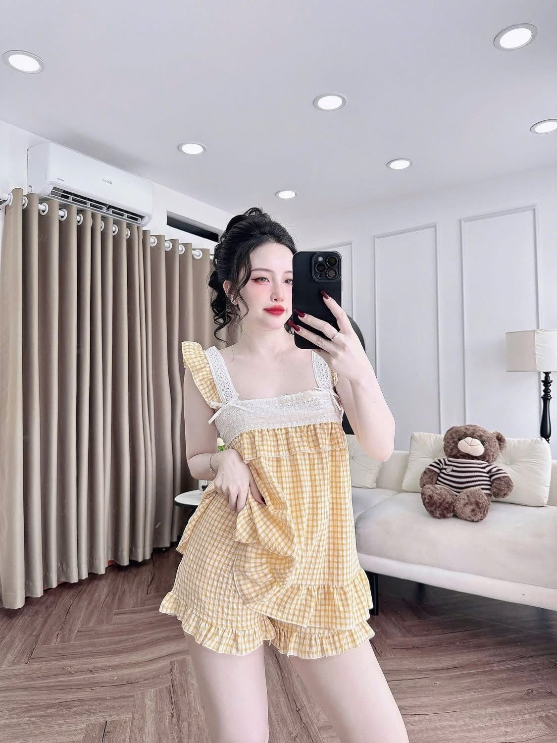 Bộ ngủ đùi caro phối ren tiểu thư