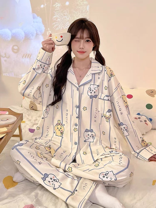 Pijama dài màu kem hoạt hình dễ thương