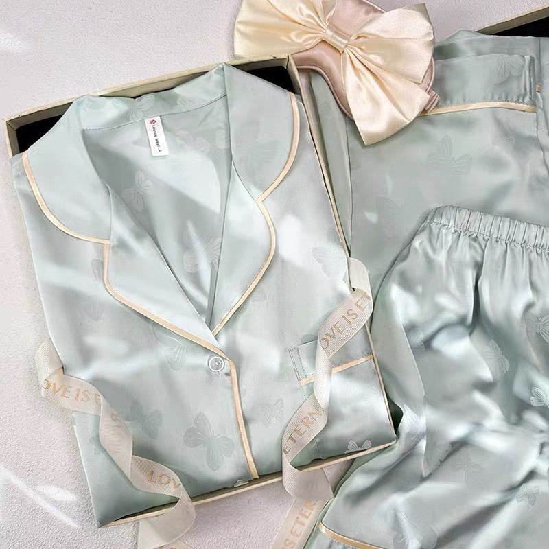 Pijama lụa xanh hoạ tiết bướm