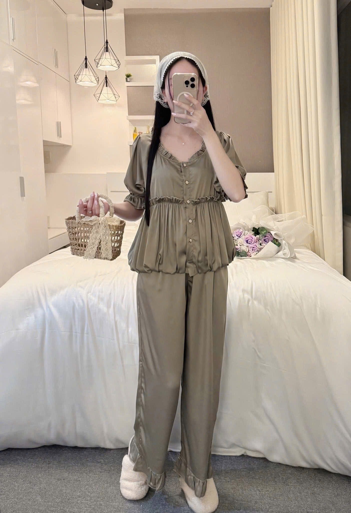 Bộ ngủ tiểu thư áo bí lụa tơ tằm