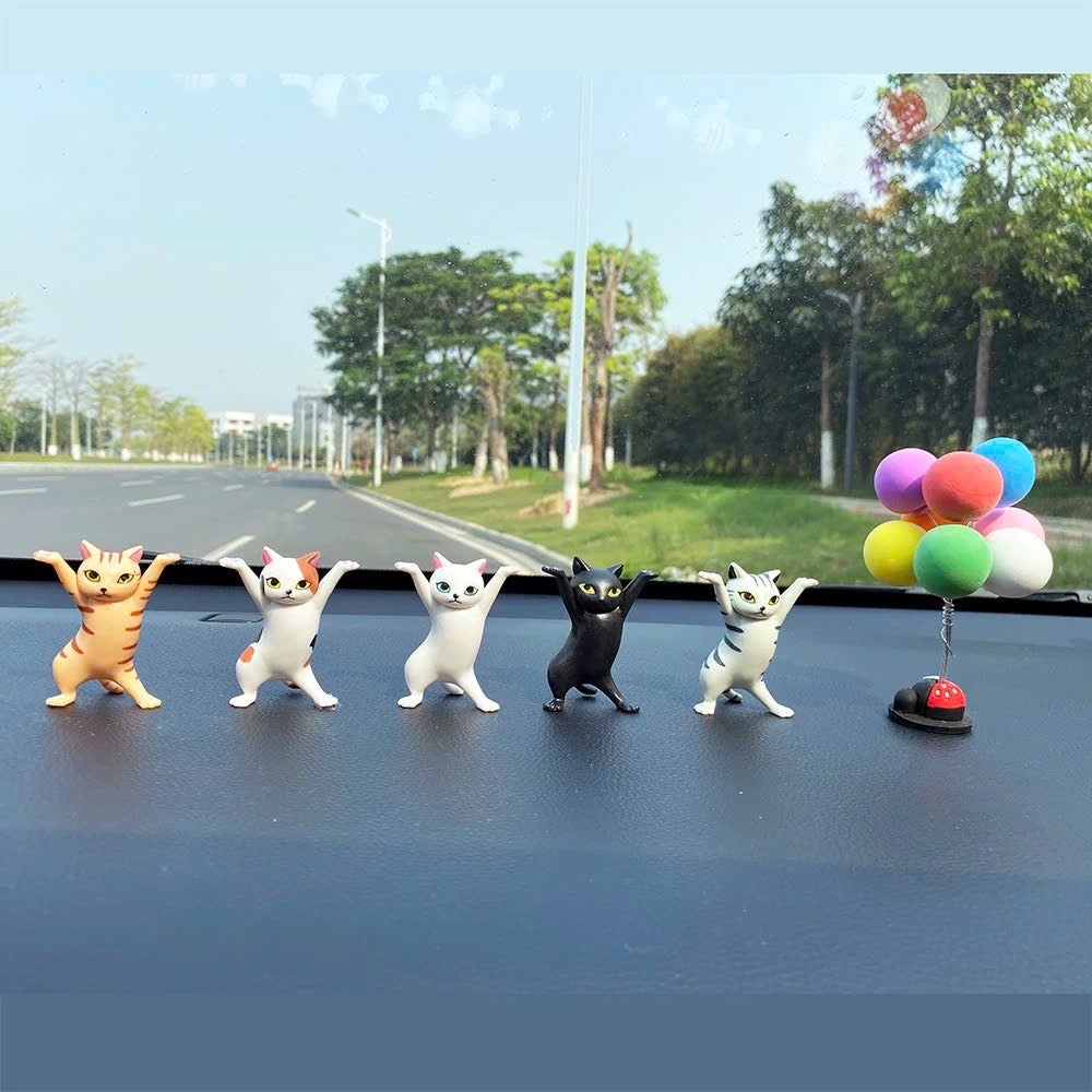 Dán xe nhóm mèo nhí nhố