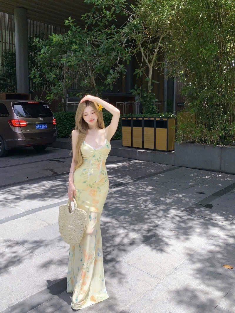 Đầm body 2 dây vàng tươi tắn