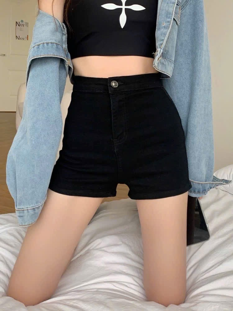 Quần short đen basic