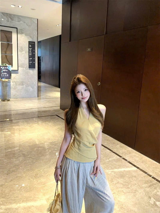 Set áo cổ V màu vàng tươi tắn + quần ống rộng