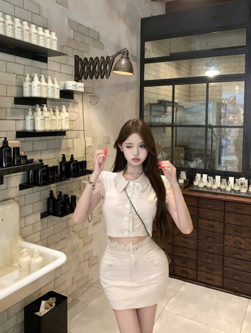 Set áo sơ mi croptop mix chân váy ôm viền ren