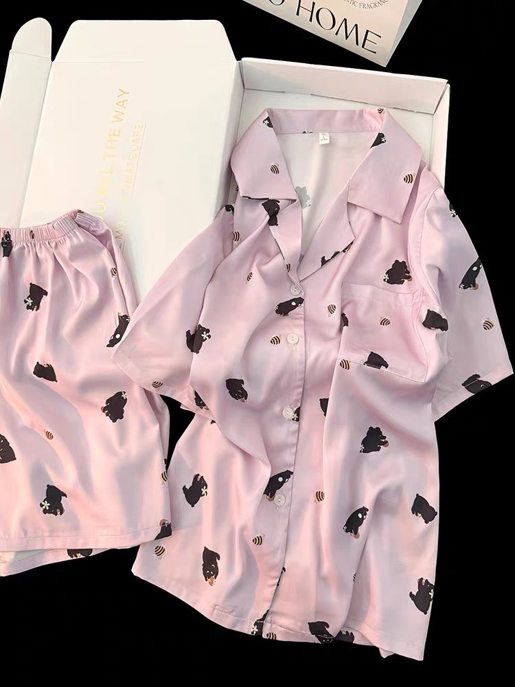Pijama ngắn màu tím hồng hình gấu đen và ong