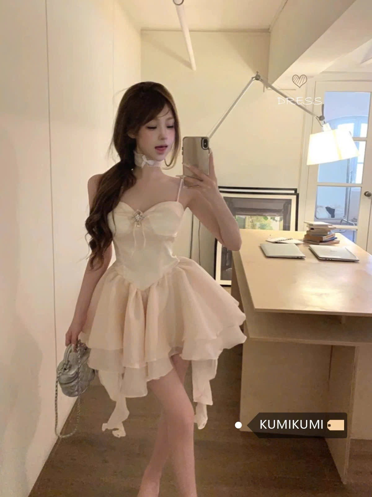 Váy công chúa tua rua xinh xắn