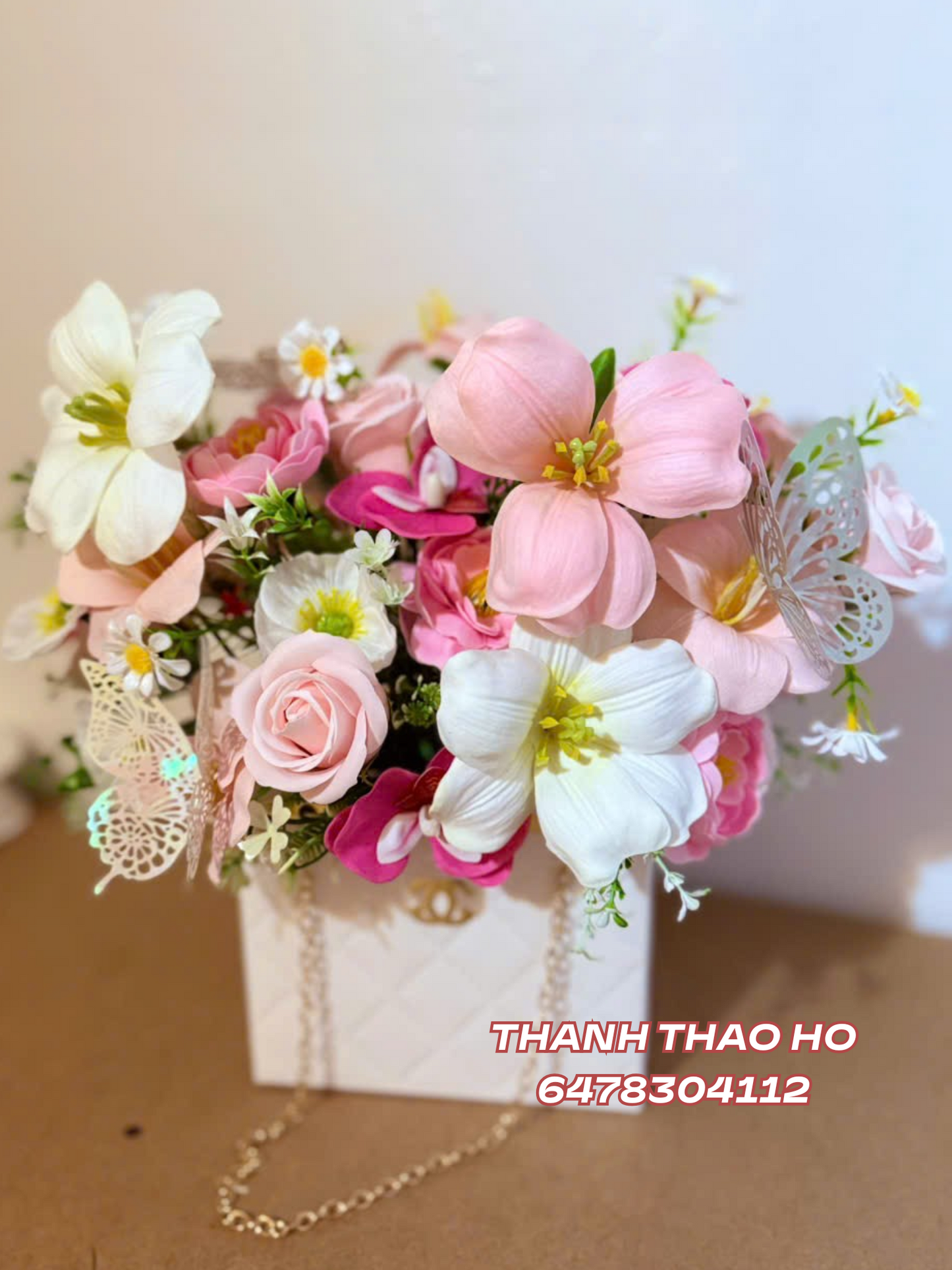 Giỏ hoa dáng túi xách trendy