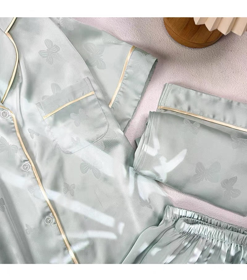 Pijama lụa xanh hoạ tiết bướm