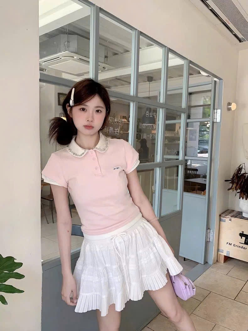 Áo polo hồng tiểu thư + chân váy phồng