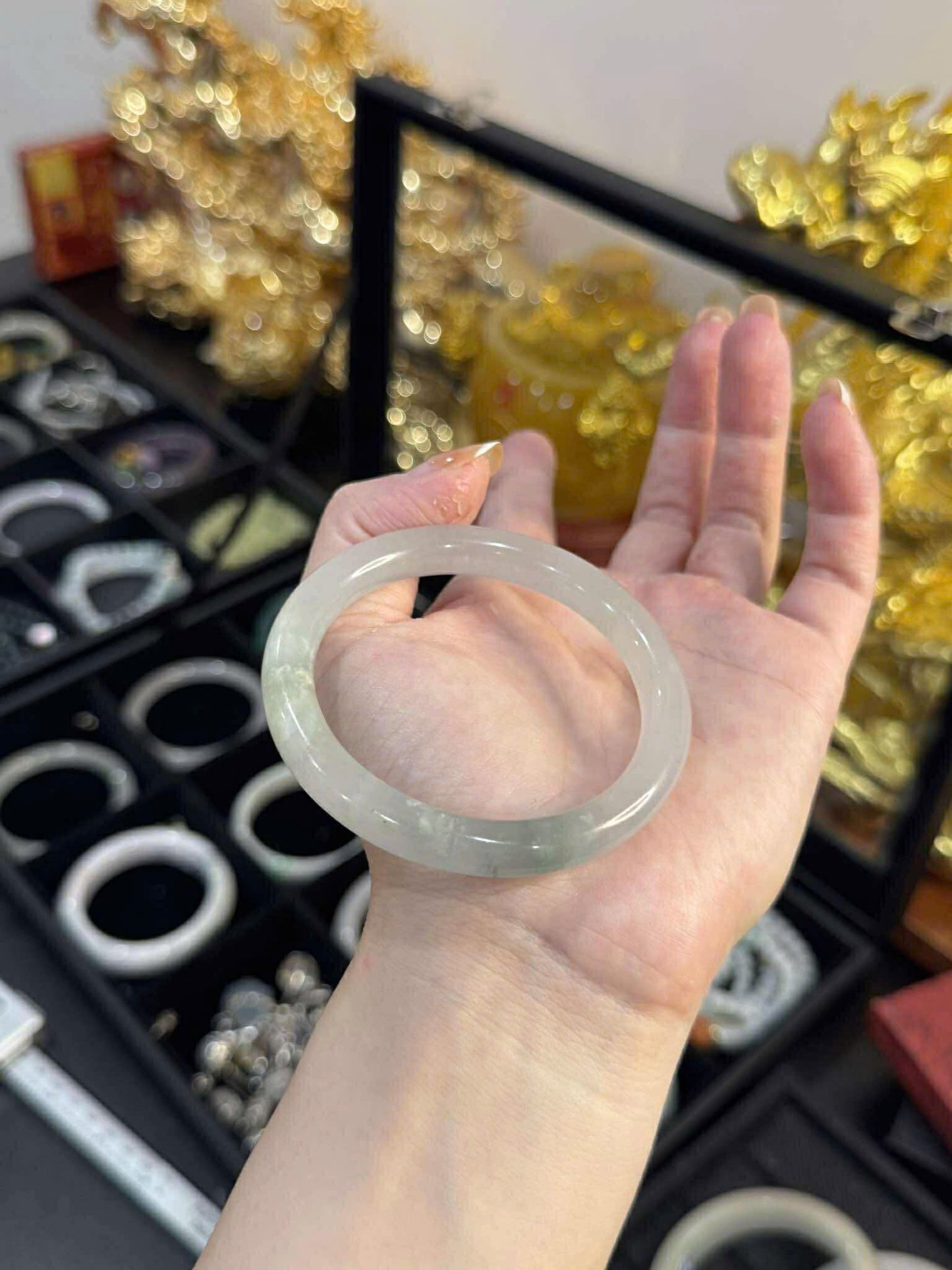 Vòng ngọc bản tone xanh