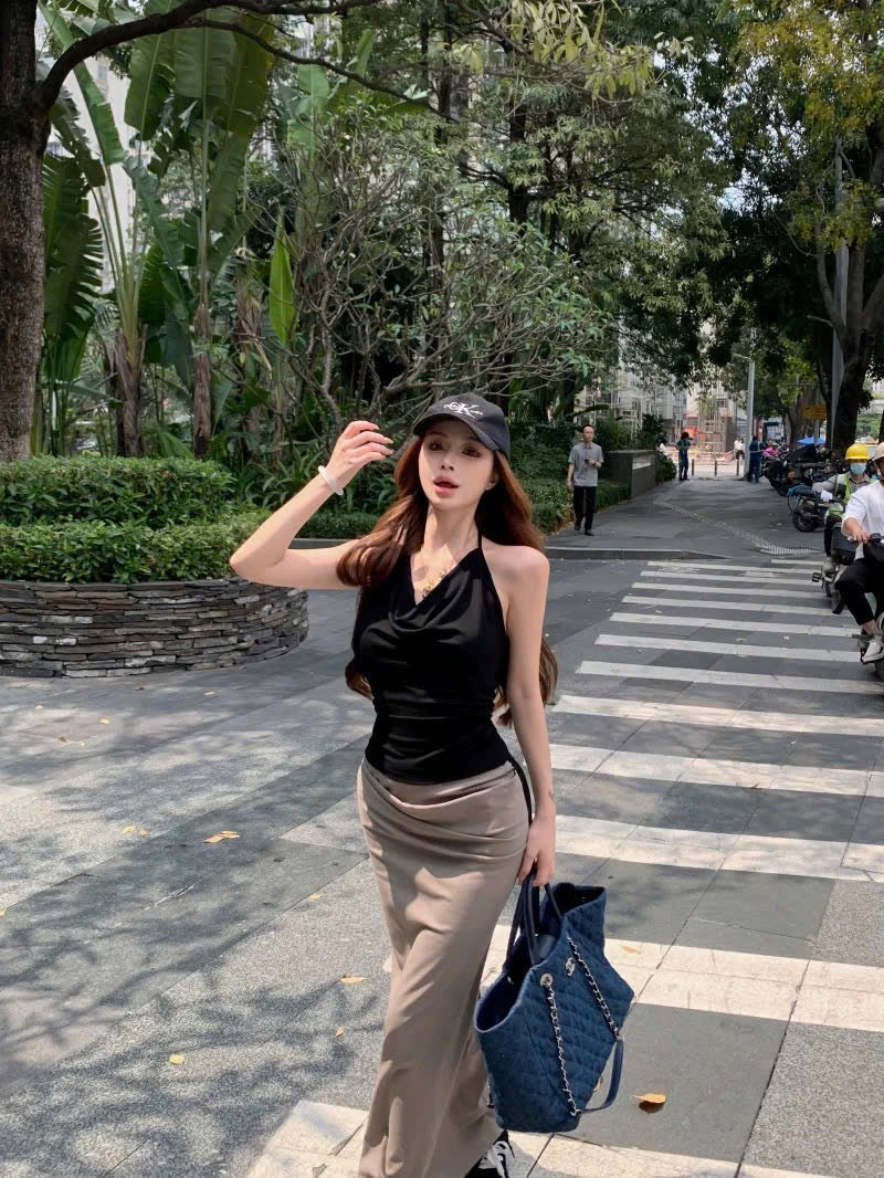 Set áo cổ yếm + chân váy dài trendy