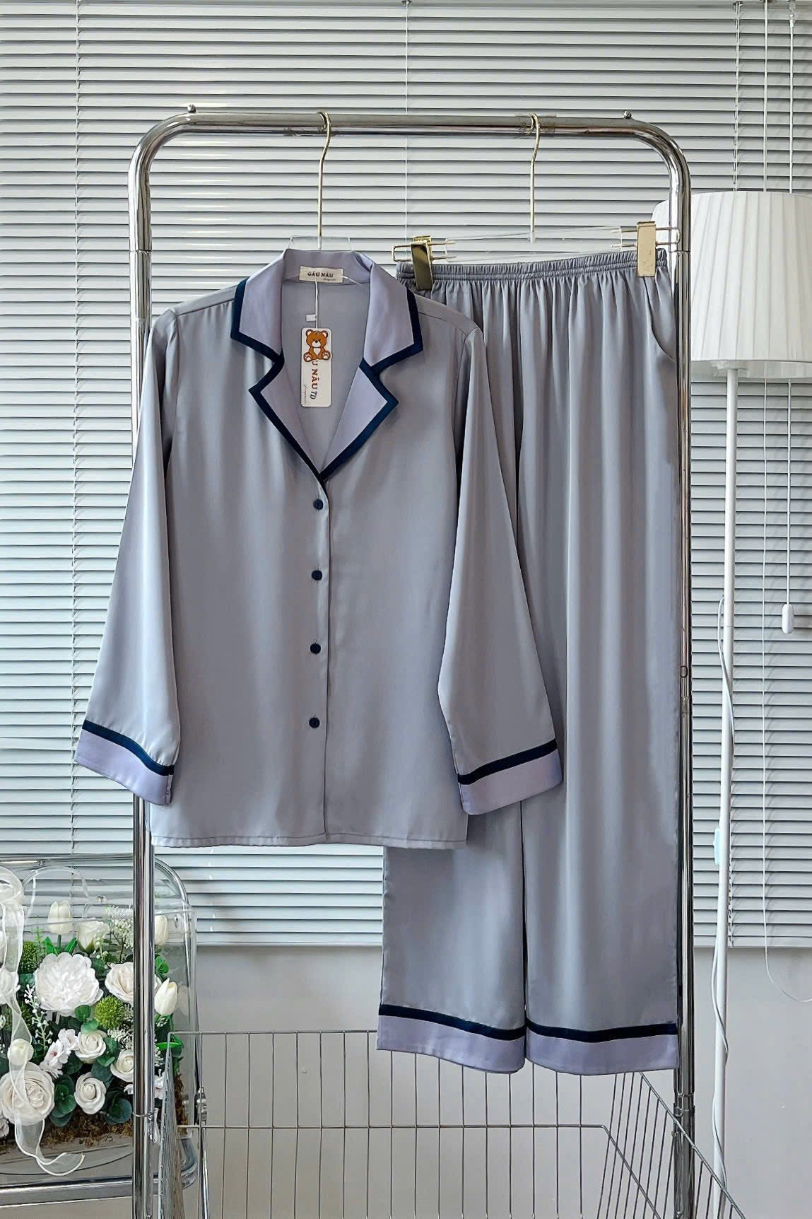 Bộ pijama dài trơn Teddy cổ vuông phối viền màu