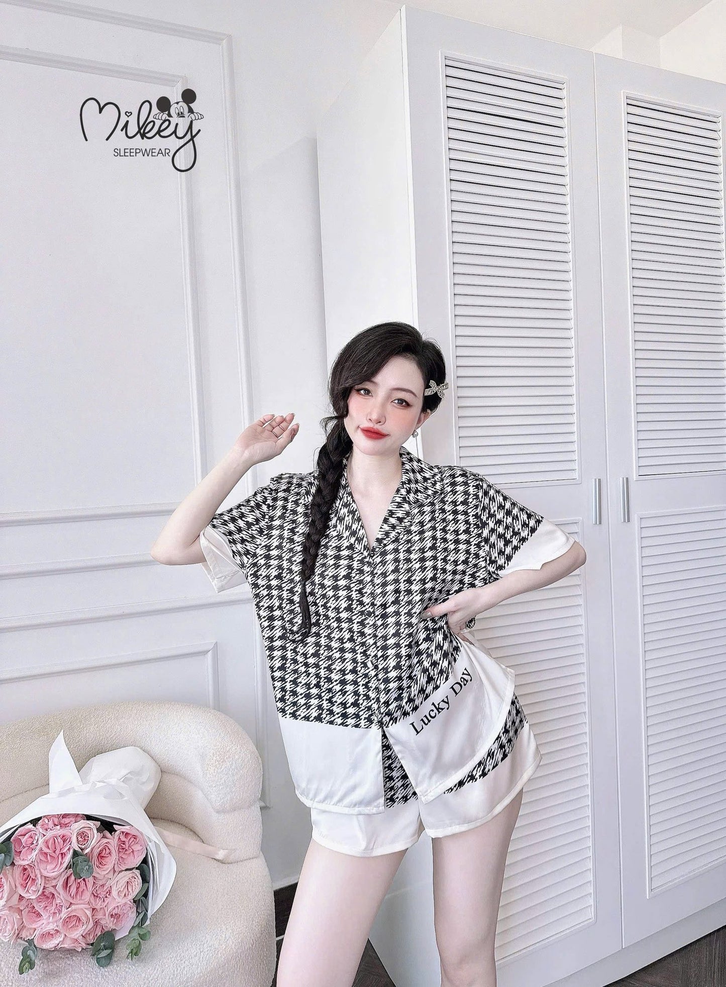 Đùi lụa Latin nút bọc xinh xắn