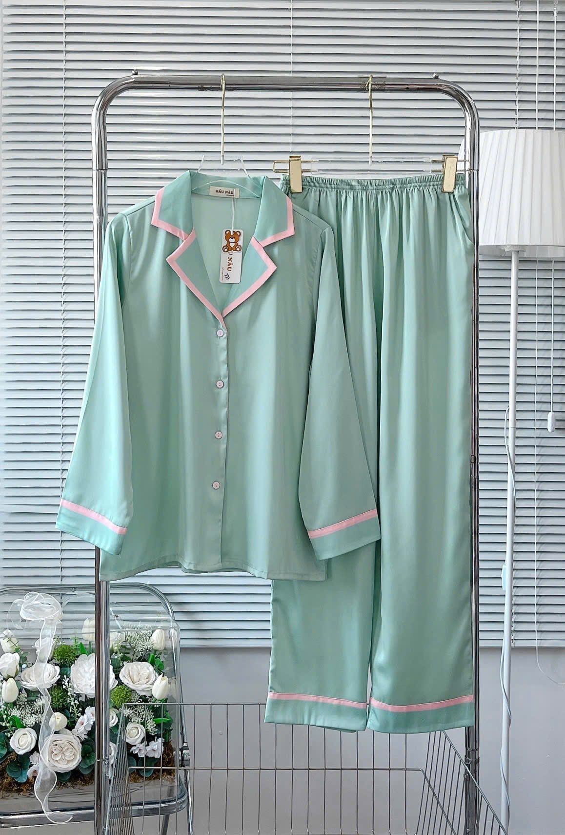 Bộ pijama dài trơn Teddy cổ vuông phối viền màu