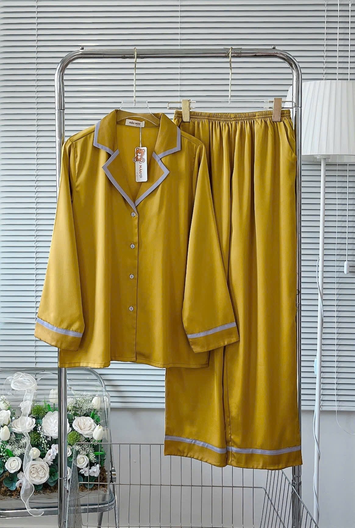 Bộ pijama dài trơn Teddy cổ vuông phối viền màu