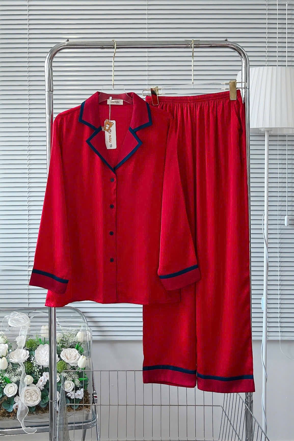 Bộ pijama dài trơn Teddy cổ vuông phối viền màu
