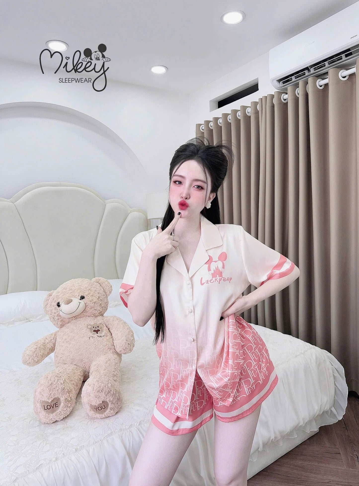 Đùi lụa Latin nút bọc xinh xắn