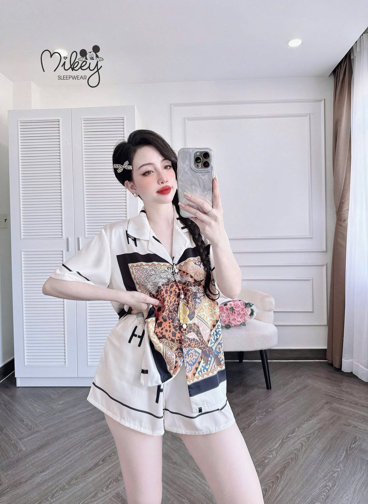Đùi lụa Latin nút bọc xinh xắn