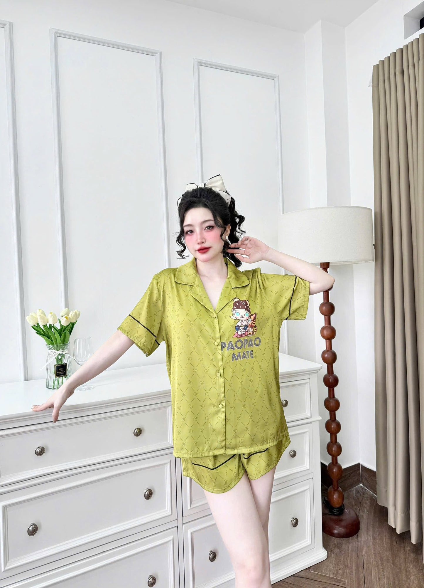 Đùi lụa Latin nút bọc xinh xắn