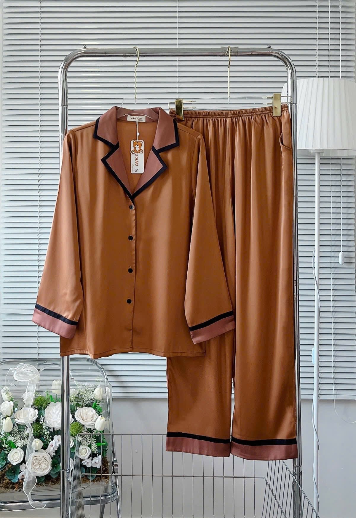 Bộ pijama dài trơn Teddy cổ vuông phối viền màu