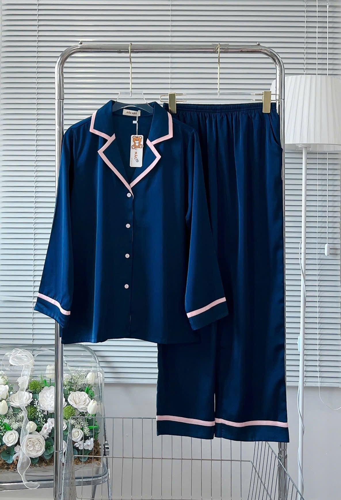 Bộ pijama dài trơn Teddy cổ vuông phối viền màu