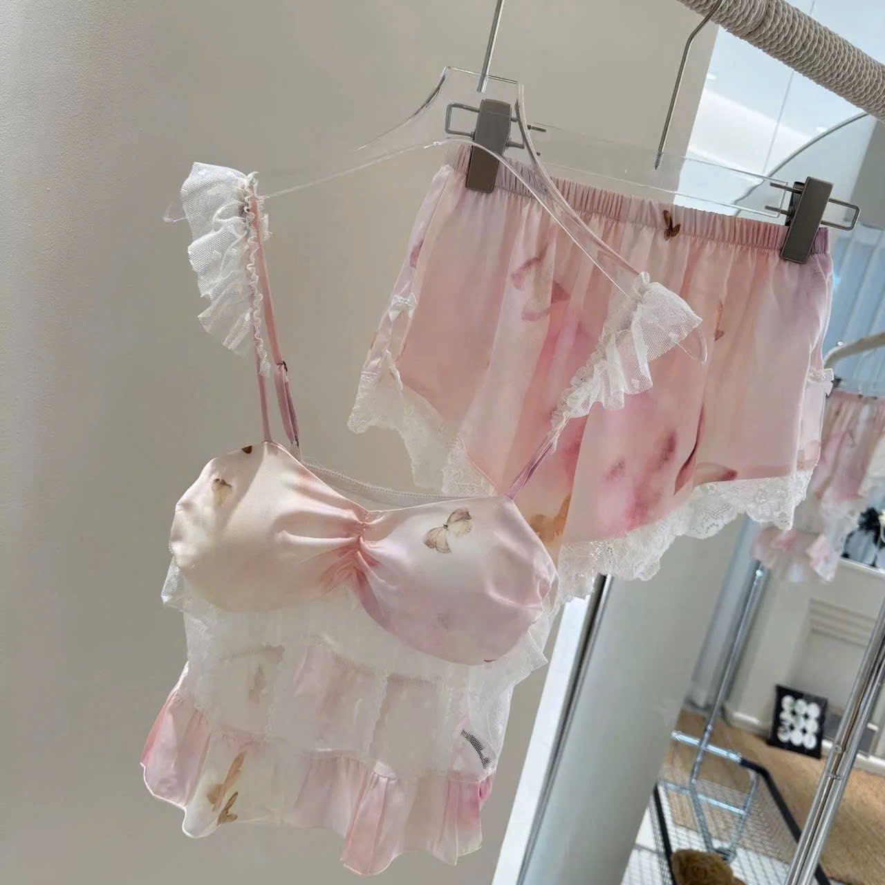 Set Đồ Ngủ 2 Dây Mút Ngực Phối Voan