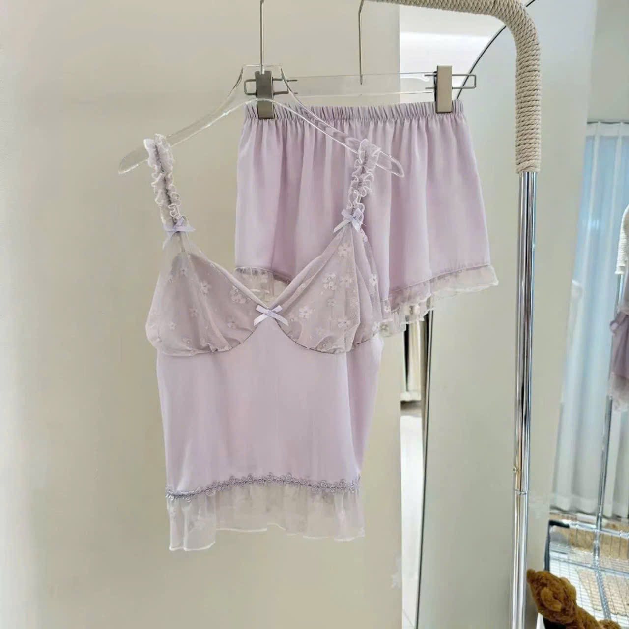 Đồ Ngủ 2 Dây Quần Đùi Phối Ren