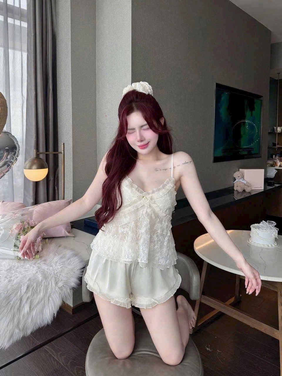 Set Đồ Ngủ 2 Dây Đùi Voan Trắng