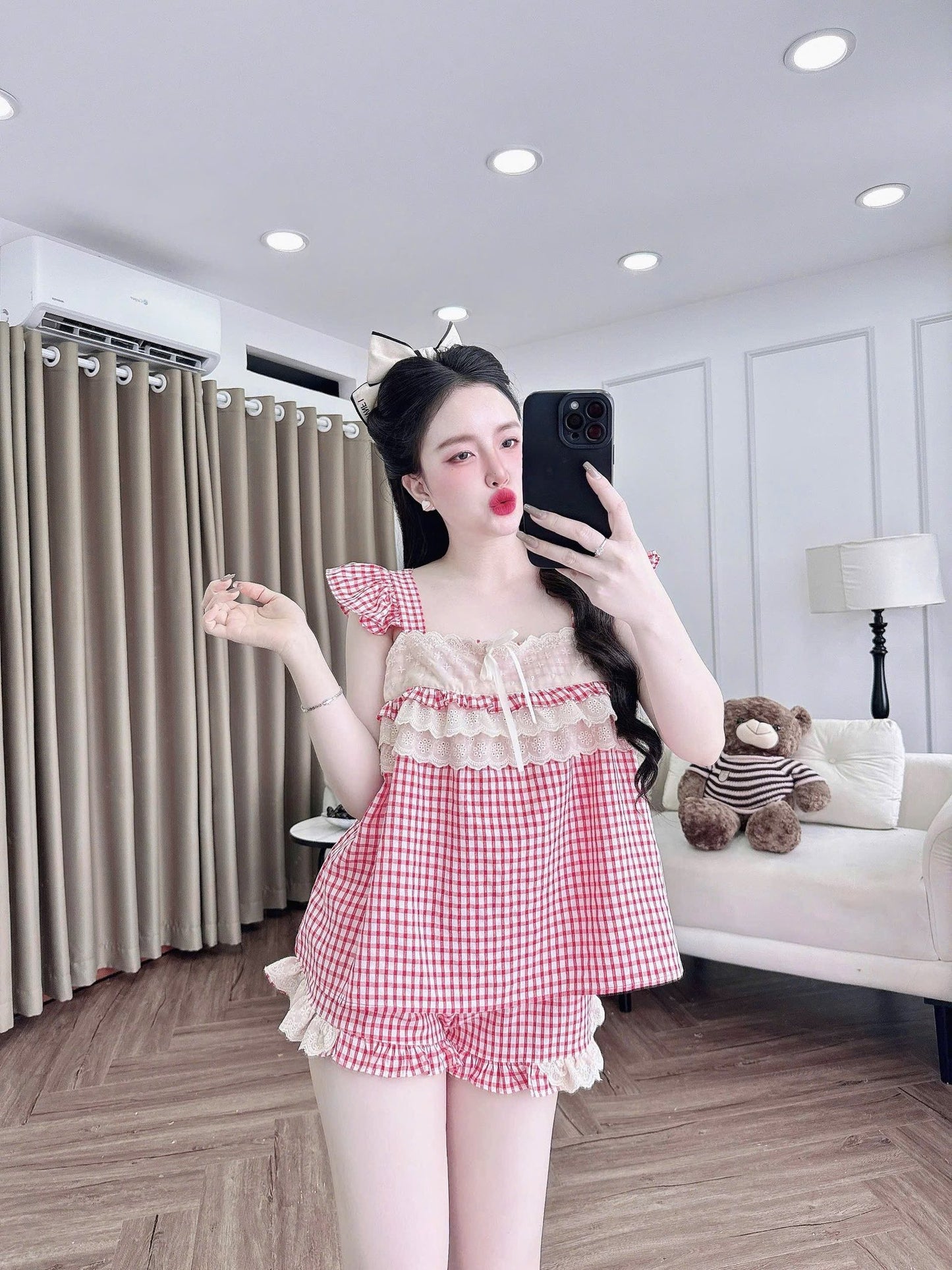 Bộ Ngủ Đùi Caro Tiểu Thư Phối Ren