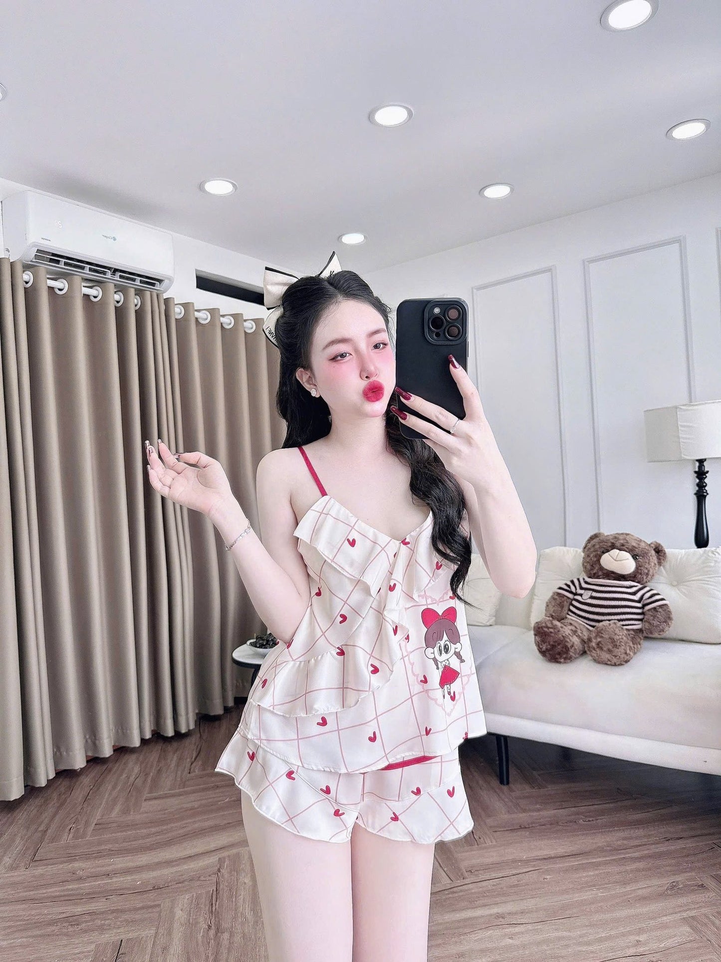 Bộ ngủ 2 dây đùi lụa Latin viền bèo