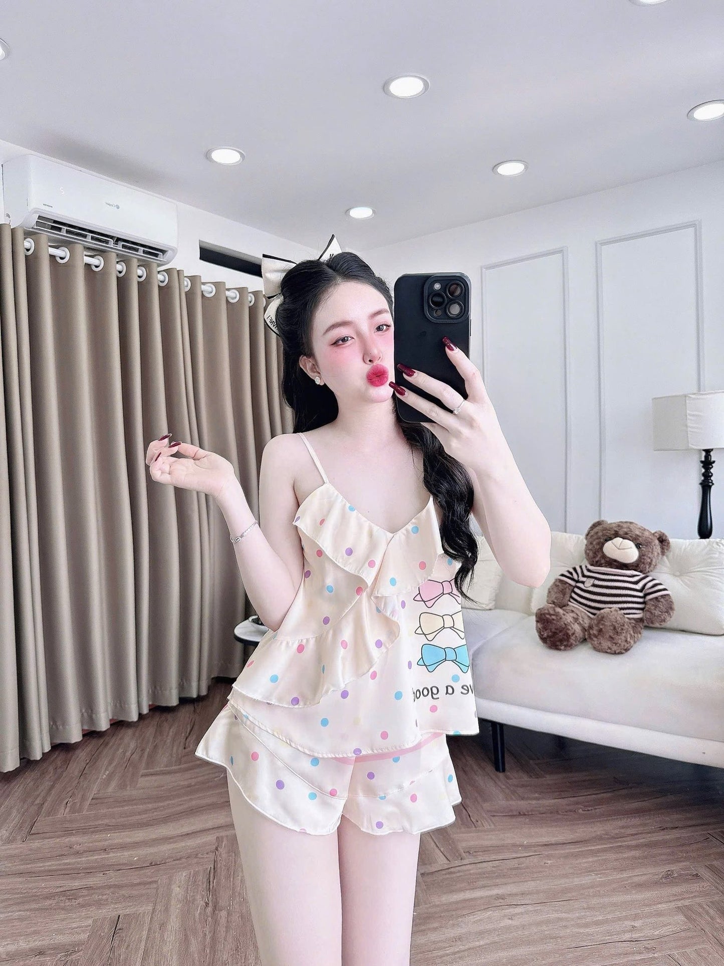 Bộ ngủ 2 dây đùi lụa Latin viền bèo