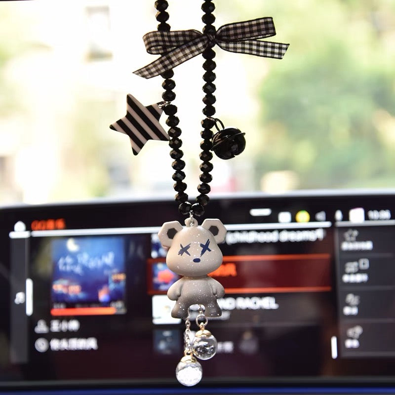 Gấu Bearbrick treo xe cực chất