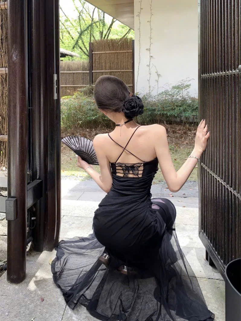 Đầm dài ôm body phối voan quyến rũ