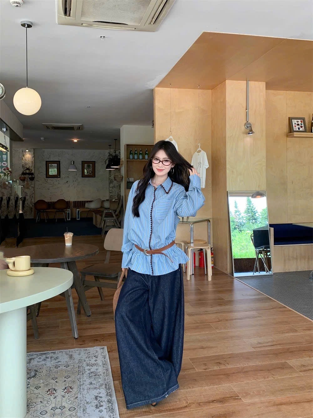 Áo sơ mi kiêm váy sọc xanh dương