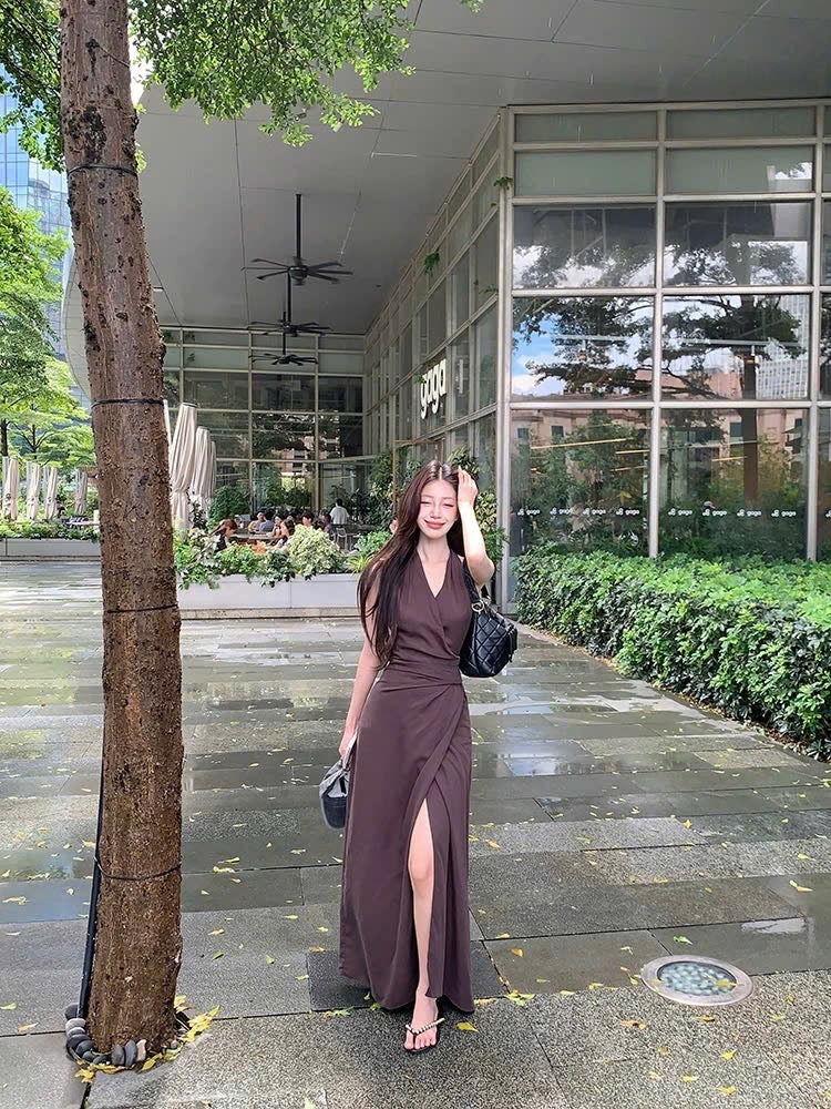 Đầm nâu thanh lịch