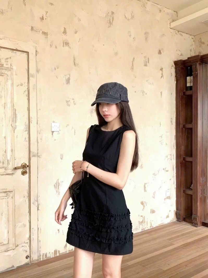 Váy suông ngắn viền bèo xinh xắn