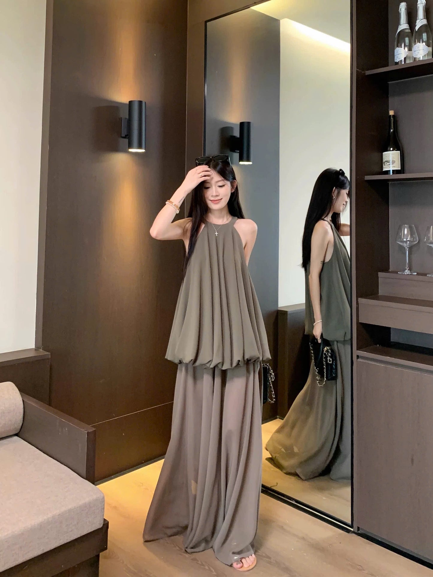 Set áo cổ yếm form dài phối chân váy dài