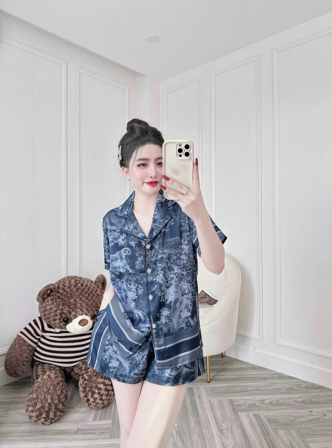 Pijama đùi cổ V viền lé nhẹ nhàng
