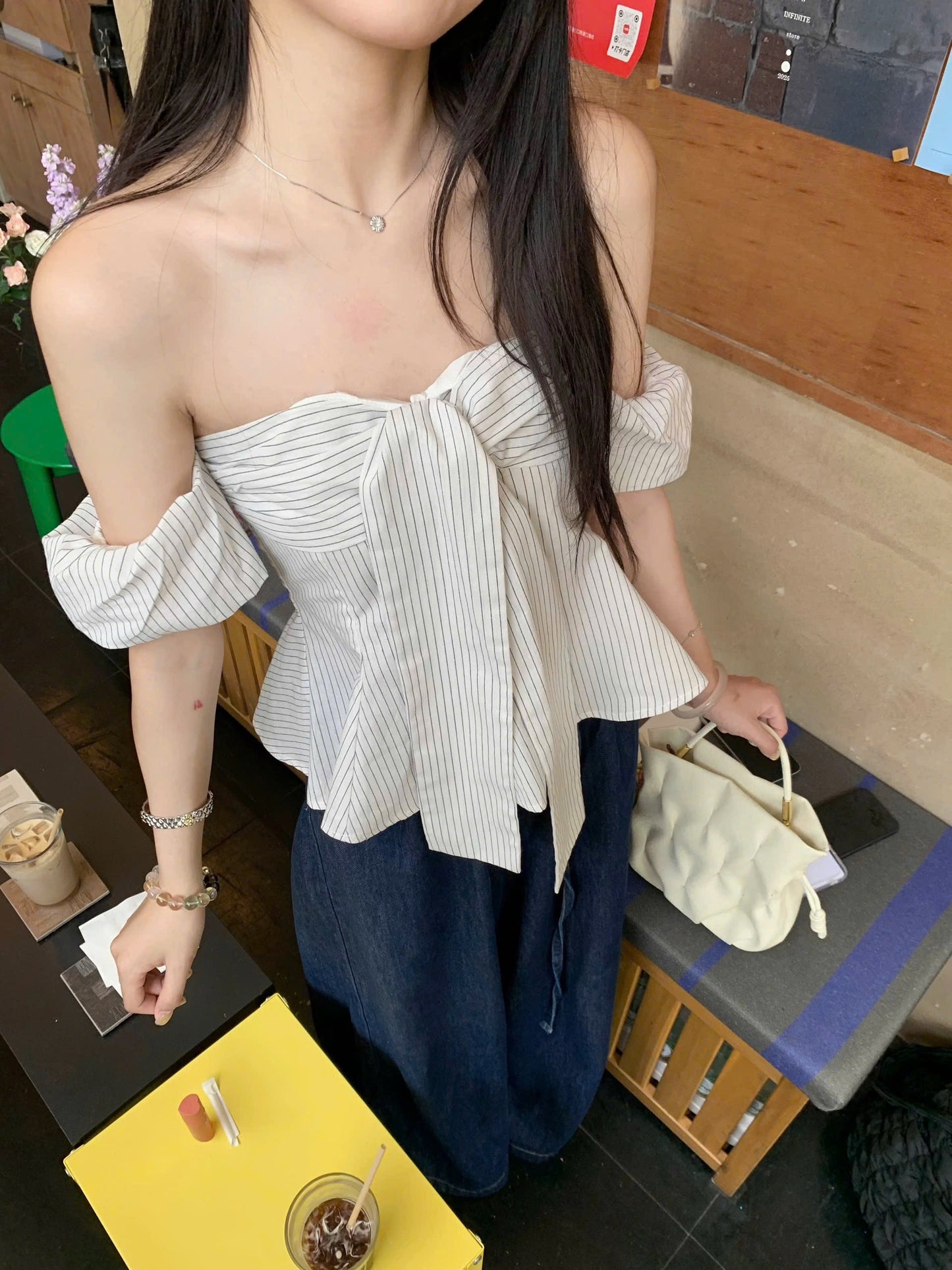 Áo ống sọc đen phối nơ