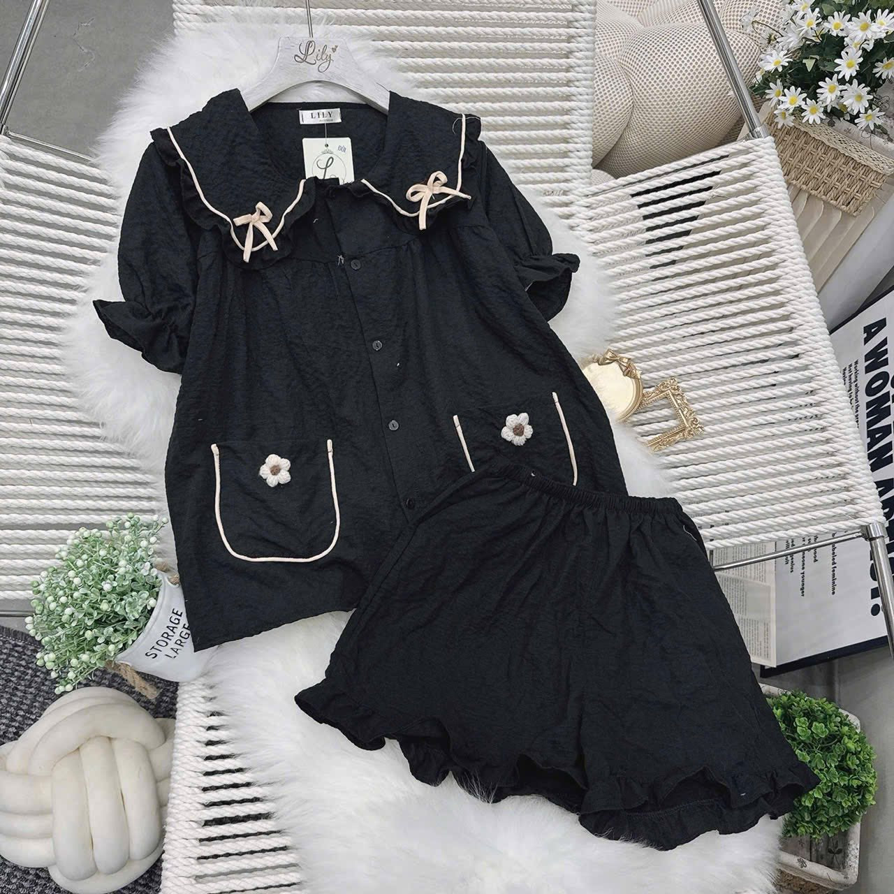 Bộ đũi ngắn bông hoa và nơ siêu dễ thương