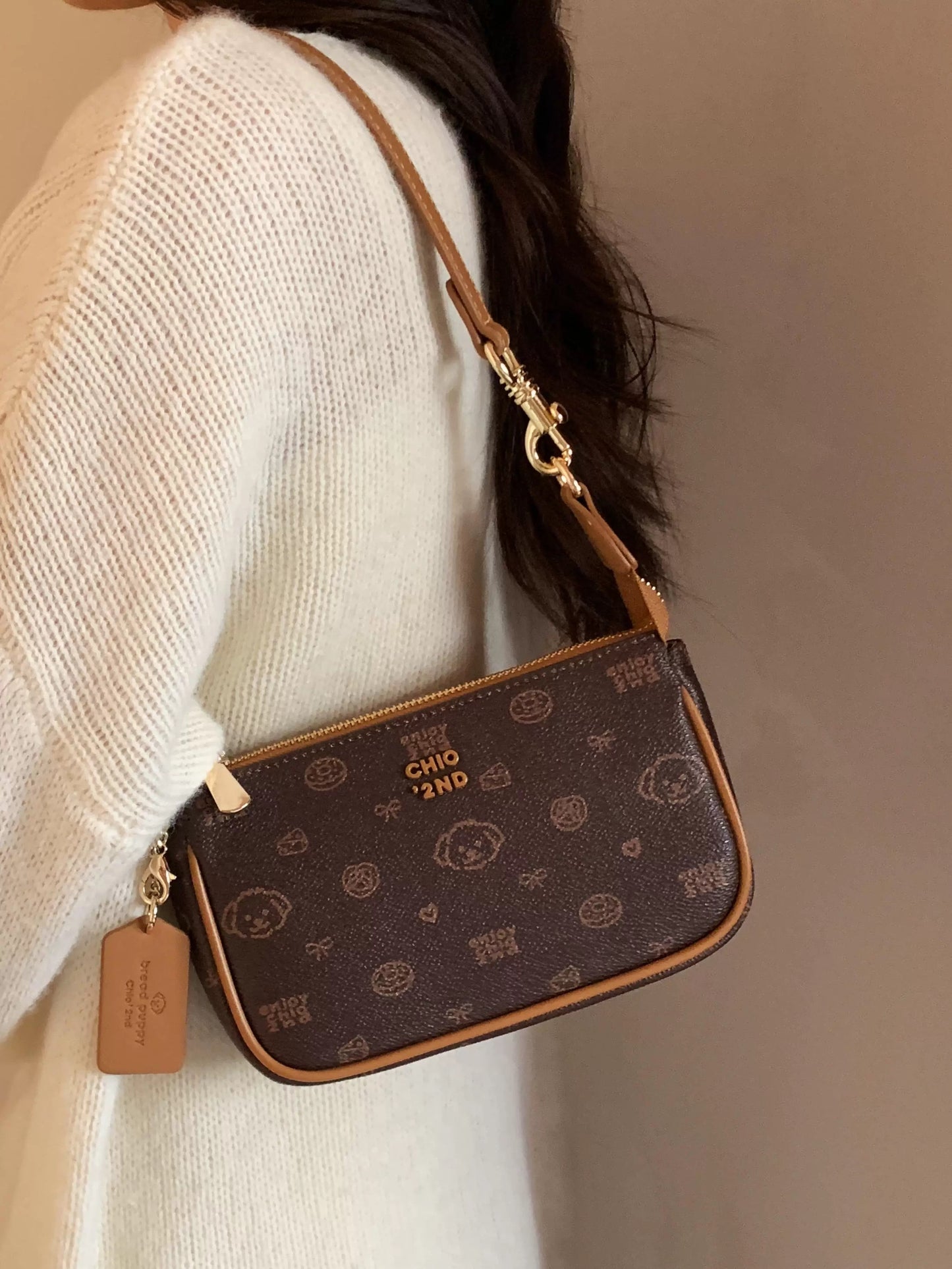 Túi đeo vai Chio'2nd màu nâu sale chỉ 85$