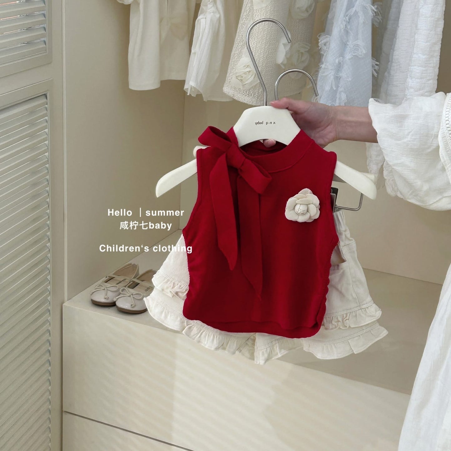 Set áo len dệt kim quần short trắng