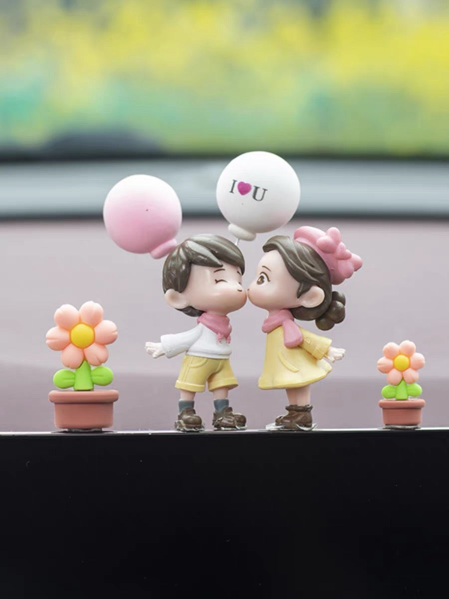 Có sẵn - Dán xe cặp đôi kiss nhau