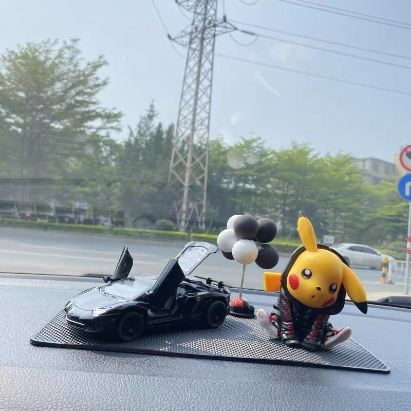 Trang trí xe Pika.chu mặc áo khoác