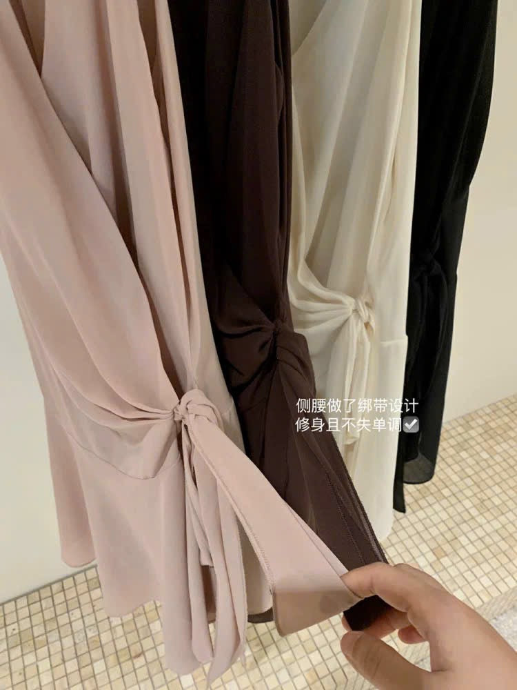 Váy cổ yếm chéo eo thanh lịch mùa hè