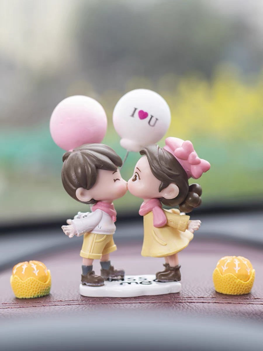 Có sẵn - Dán xe cặp đôi kiss nhau